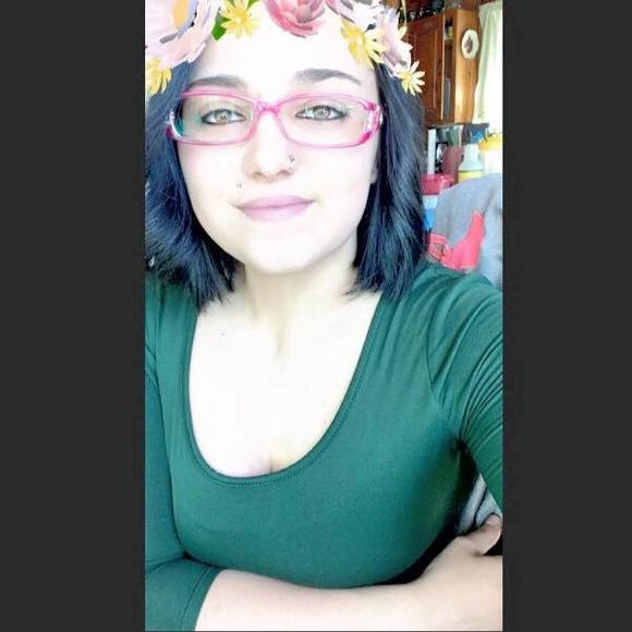 Meet your Posher, Ashlyn - Picture 1 of 1